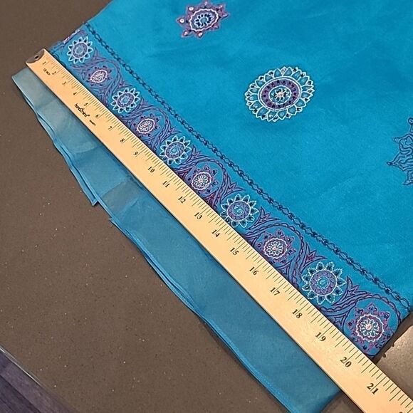 Plaza South petite embroidery details - Picture 10 of 15